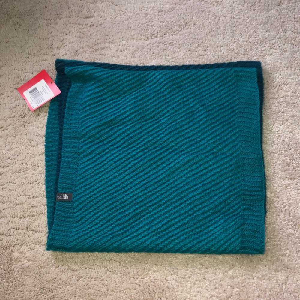 NEW North face two toned infinity scarf